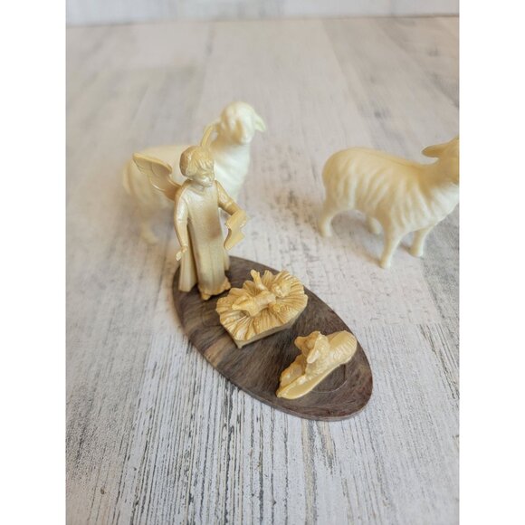 Vintage Angel Jesus nativity scene sheep set Xmas decor - Picture 3 of 7
